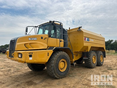 2014 Bell B35D 8000 gal 6x6 Camion de agua articulado