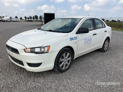 2013 Mitsubishi Lancer Automovil / Autovettura