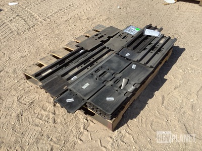(21) AT219482 Vehicular Track Shoes