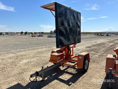 2016 ADDCO DH350-FM Solar Informationstafel