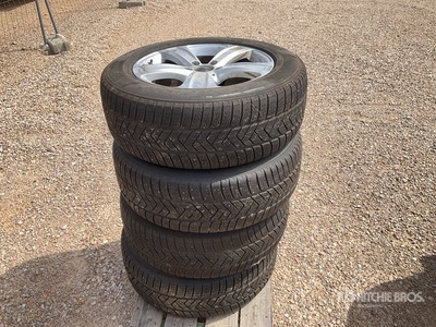 Quantity of (4) 235/60R18 Wheels