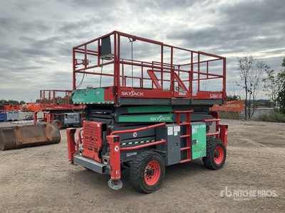 2016 Skyjack SJ8841 4x4 Diesel Scissor Lift (Inoperable)