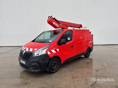 2018 France Élévateur 091F 7 m on 2018 Renault Trafic  バケツトラック