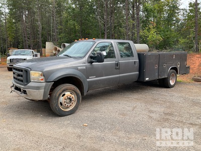 2005 Ford F-550 Super Duty XL 4x4 Utility Truck