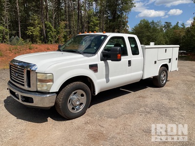 2008 Ford F-350 XLT 4x2 Extended Cab Utility Truck