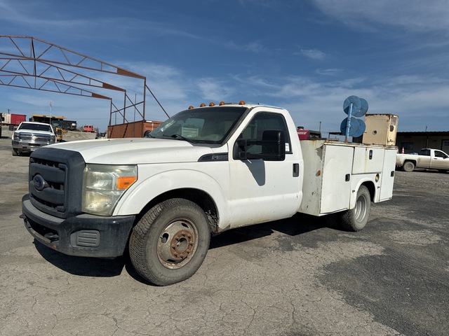 2015 Ford F-350 XL 4x2 Utility Truck