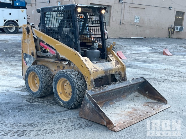 MINI CARGADOR SOBRE RUEDAS 2011 CATERPILLAR 226B3