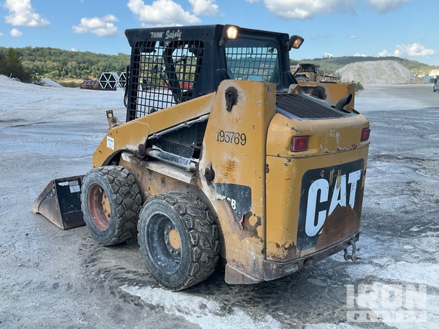 MINI CARGADOR SOBRE RUEDAS 2011 CATERPILLAR 226B3