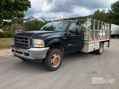 2003 Ford F-550 XL 4x4 Flatbed Truck