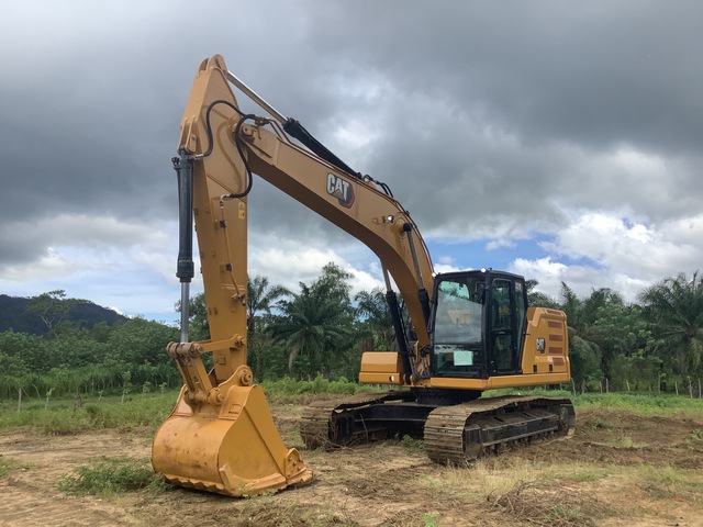 2022 Cat 320 Tracked Excavator