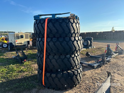 Quantity of (4) 23.5x25 23.5-25 24 Ply TTF E-3/L-3 QH811N Tubeless Loader Tires (Unused)