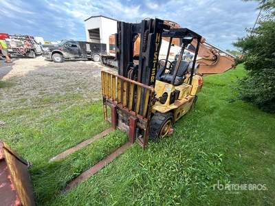 Hyster H80XL 7150 lb Pneumatic Tire Forklift