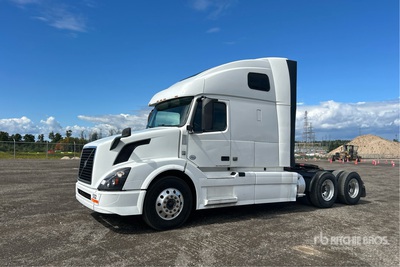 2018 Volvo VNL 6x4 Cabeza Tractora Cabina Dormitorio