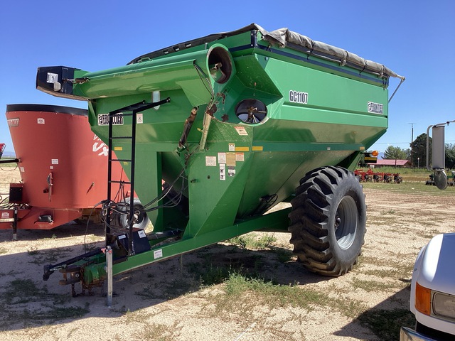 Frontier GC1107 S/A Grain Cart Frontier GC1107 S/A Grain Cart