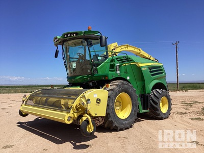 John Deere 8100 4WD-tractor