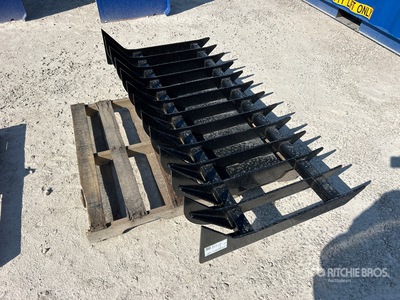 2025 Kit Containers QT-RR-70 70 in Skid Steer Root Rake (Unused)