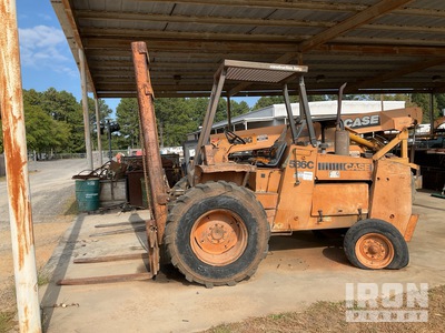 Case 586-C 6000 lb 4x2 Chariot élévateur tout terrain