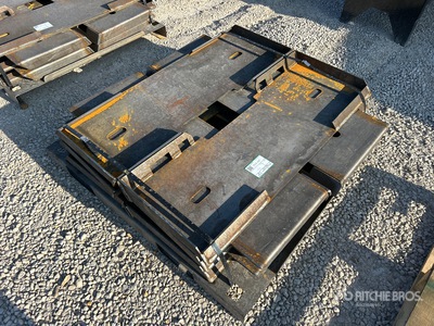 Quantity of (10) 2025 Kit Containers QT-F-BLANK Skid Steer Attachment Mounting Plate (Unused)