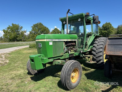 1980 John Deere 3140 2WD Tractor Agrícola