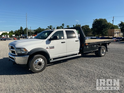 2015 Ram 4500 Heavy Duty 4500 4x2 Crew Cab Flatbed truck Camion à Plateau