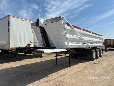 2012 Arne's 30 ft Tri/A End Dump Trailer