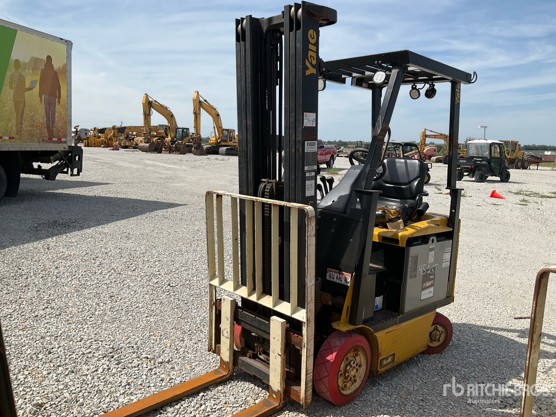 2019 Yale ERC030 2900 lb Electric Forklift