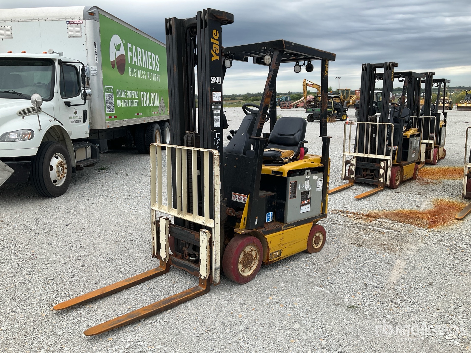 2020 Yale ERC030 2900 lb Pneumatic Tire Electric Forklift