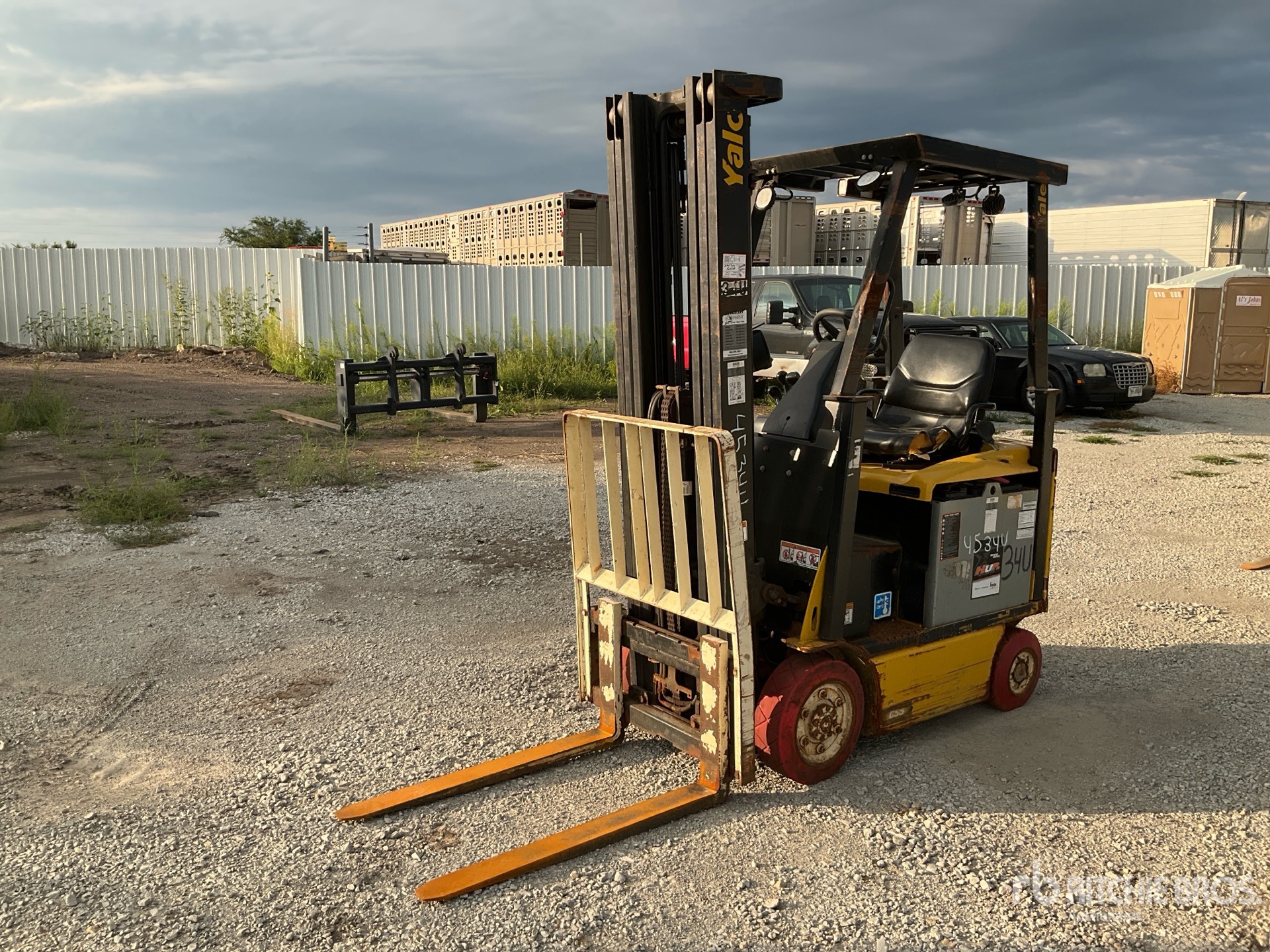 2020 Yale ERC030 2900 lb Pneumatic Tire Electric Forklift