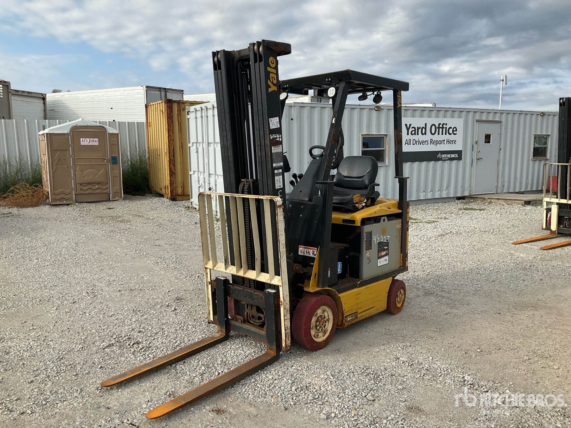 2019 Yale ERC030 2900 lb Pneumatic Tire Electric Forklift