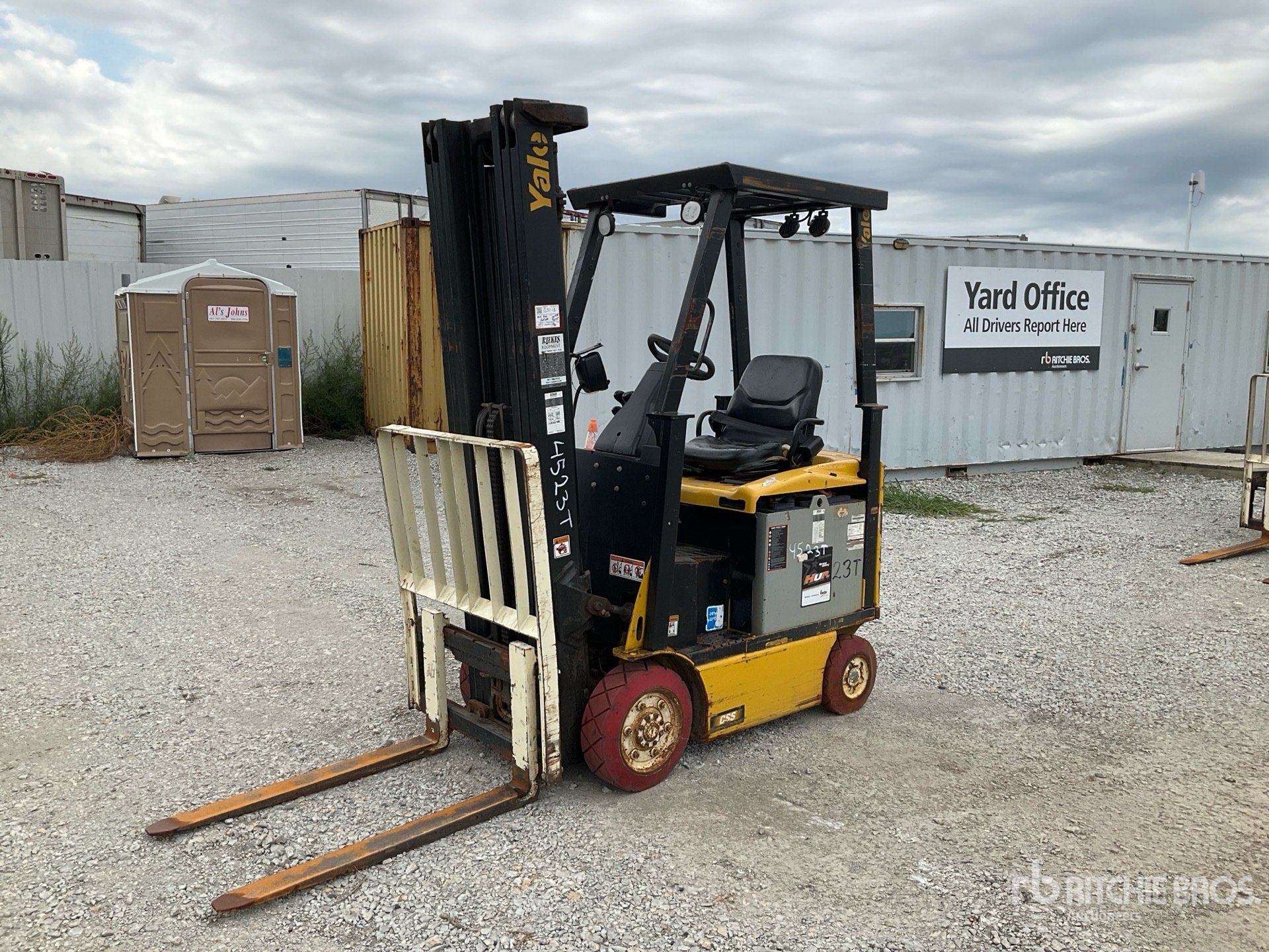 2019 Yale ERC030 2900 lb Pneumatic Tire Electric Forklift