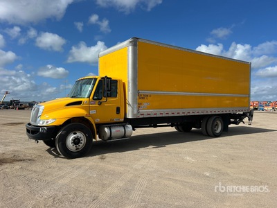 2018 International 4300 4x2 Moving Van Truck