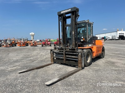 2015 Doosan D120S-7 23850 lb Pneumatic Tire Montacargas