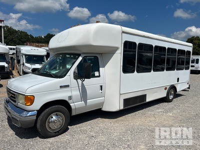 2006 Ford E-450 Econoline 4x2 12-Seat Transit Bus