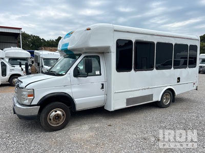 2017 Ford E-350 4x2 6-Seat Transit Bus
