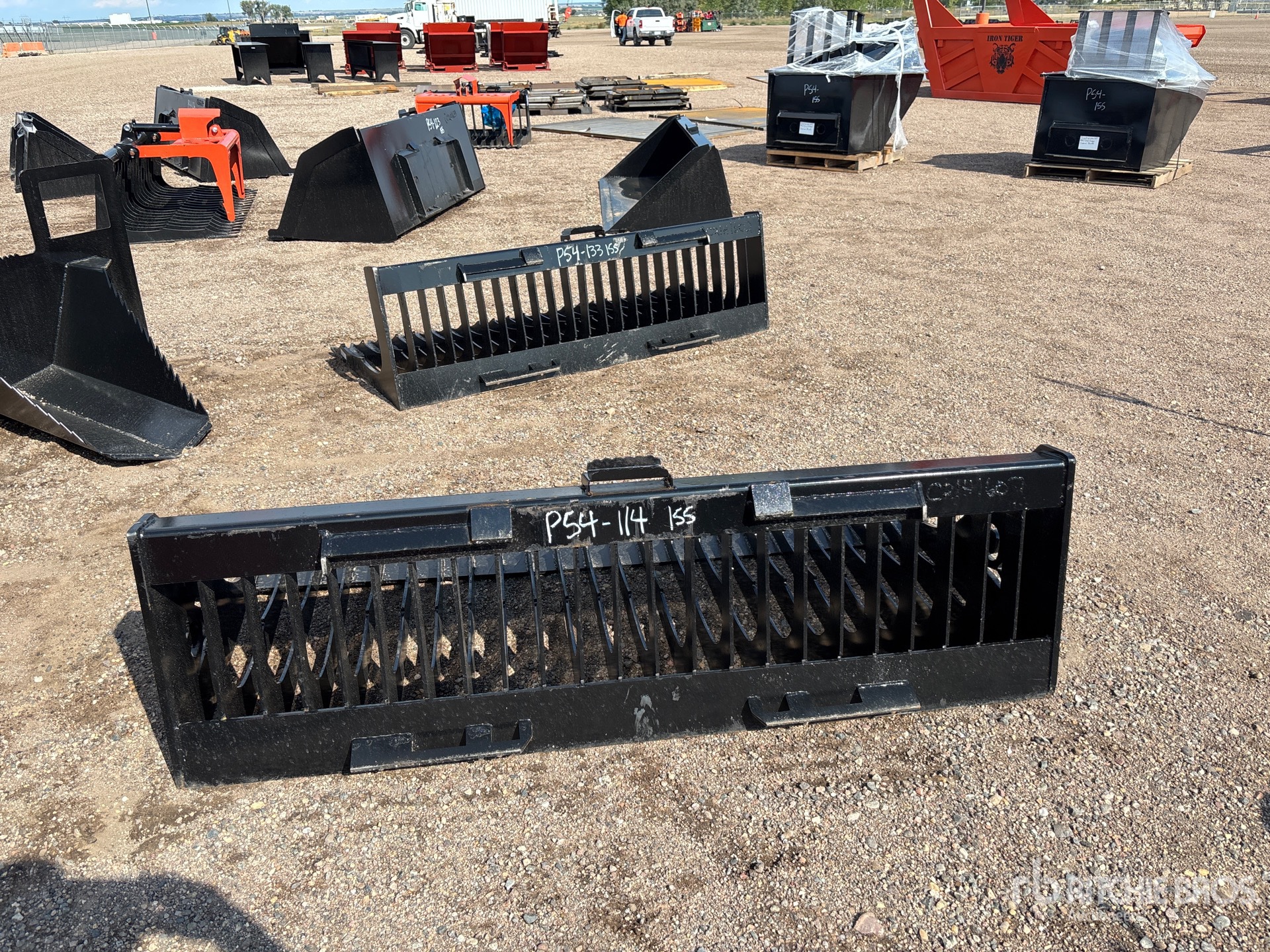2025 Kit Containers QT-SB-H72-F Skid Steer Screening Bucket