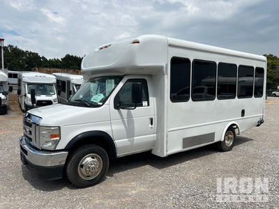 2017 Ford E-350 4x2 6-Seat Transit Bus