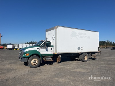 2007 Ford F-750 XL 4x2 Van Truck