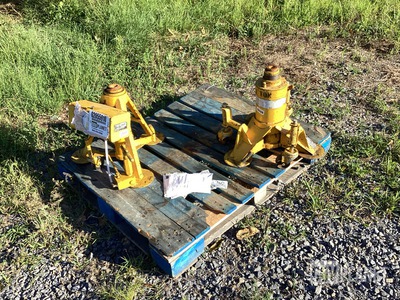 (1) Regent 8948 Tripod Hydraulic Jack & (1) Regent 8587 Tripod Hydraulic Jack