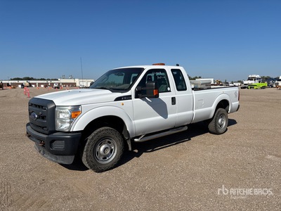 2013 Ford F-350 XL 4x4 Extended Cab Pickup