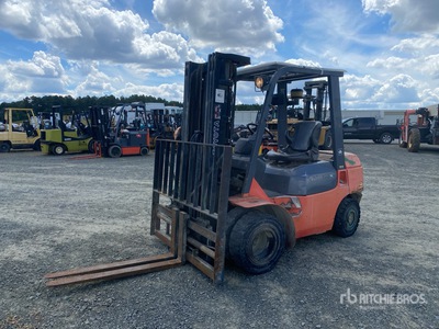 2006 Toyota 7FDU25 4950 lb Pneumatic Tire フォークリフト