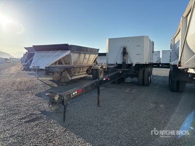 1999 Rogue 12 ft T/A kiekaanhangwagen
