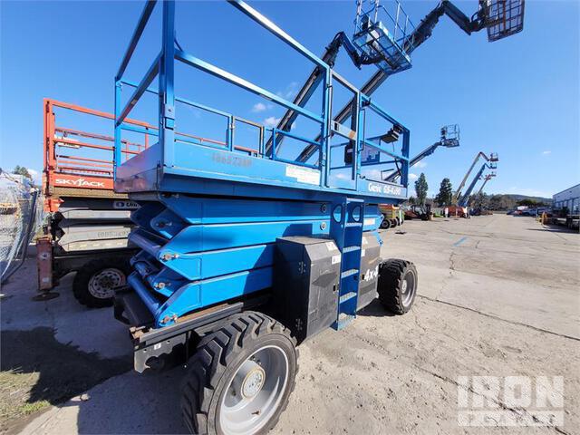 ELEVADOR TIJERA GENIE GS4390RTROUGHTERRAIN