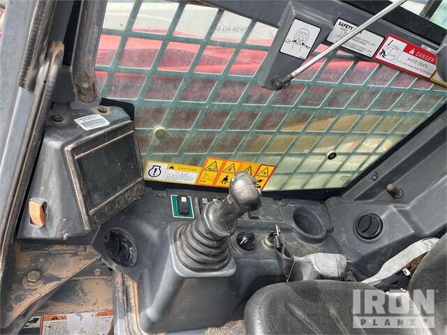 MINI CARGADOR SOBRE ORUGAS 2017 TAKEUCHI TL12R2CR