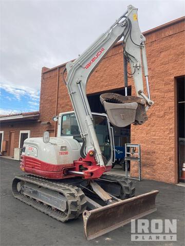 EXCAVADORA 2017 TAKEUCHI TB290
