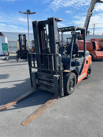 2016 Toyota 8FD35U Pneumatic Tire Forklift