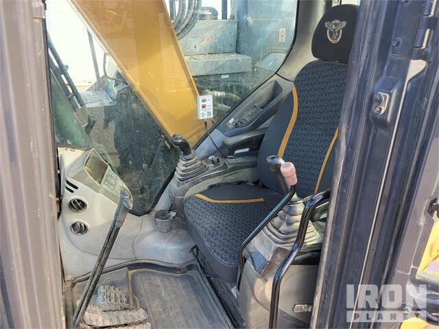 EXCAVADORA 2017 CASE CX145D