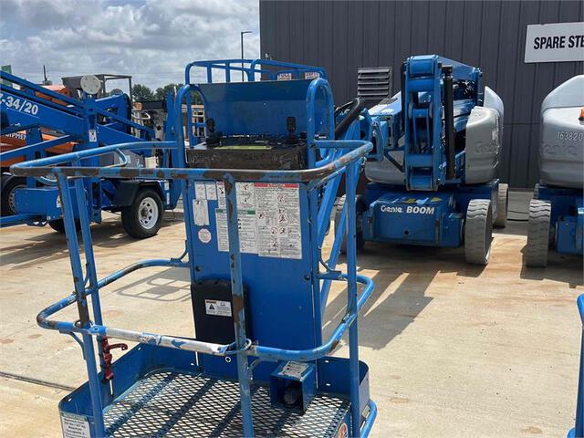 2015 Genie Z40/23NRJ Articulating Boom Lift 2015 Genie Z40/23NRJ Articulating Boom Lift
