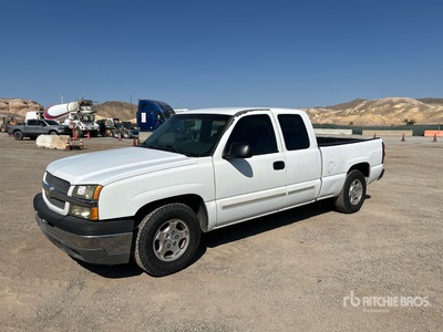 2004 Chevrolet Silverado 1500 LS 4x2 Extended Cab Pickup