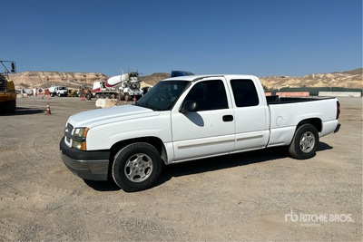 2004 Chevrolet Silverado 1500 LS 4x2 Extended Cab Pickup