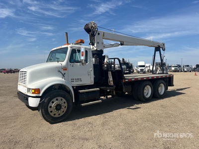 King KC-8 8200 lb Straight Boom on 1999 International F-8100 6x4 Autocarro con braccio sollevamento